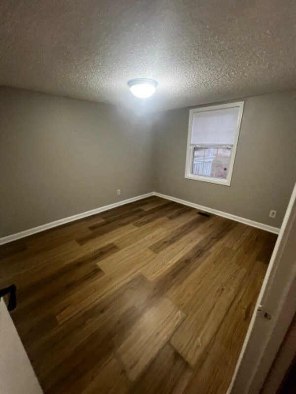 Foto del edificio - 1854 Burnt Stand Rd