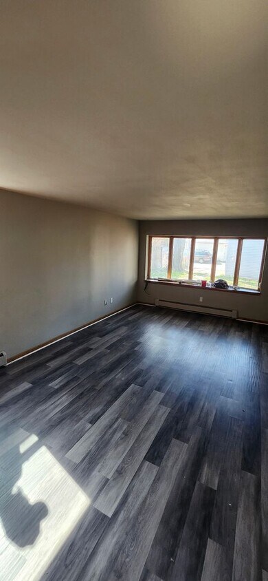 Building Photo - 6813 W Hampton Ave