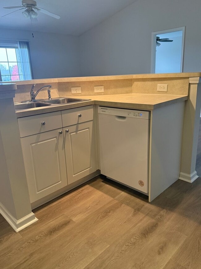 Building Photo - Hidden Springs II Condos