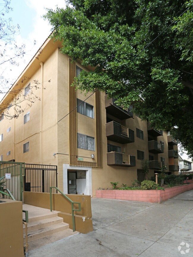 Foto del edificio - 1411 N Fuller Ave