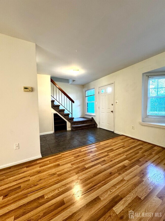 Building Photo - 2703 Deerfield Dr