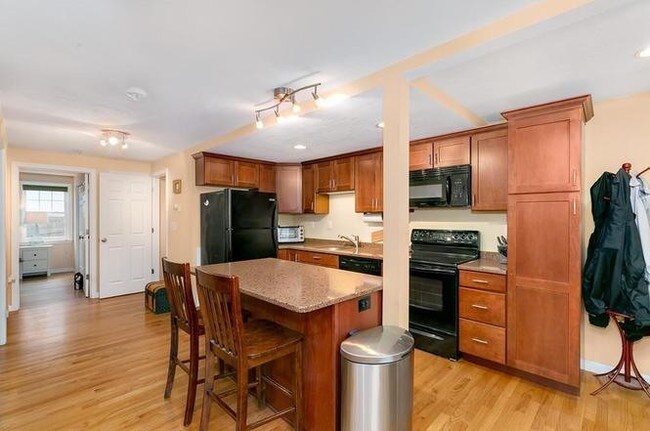 Building Photo - Chateau Papillon