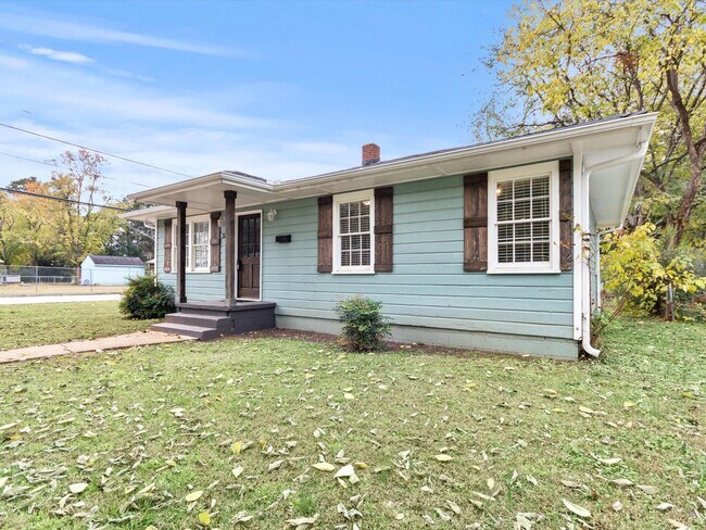 Building Photo - Corner-Lot Home Just Minutes from RSA & I-565!