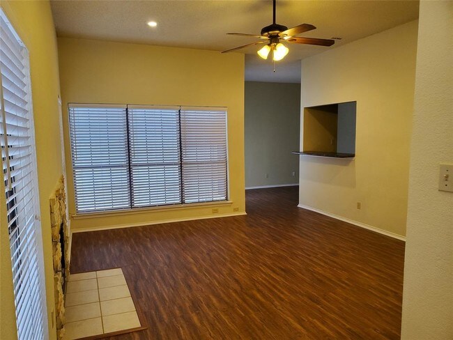 Building Photo - 1236 W Hudgins St