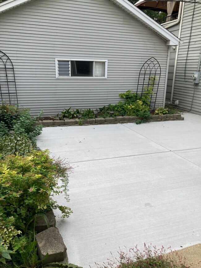 Foto del edificio - 3222 N Ravenswood Ave
