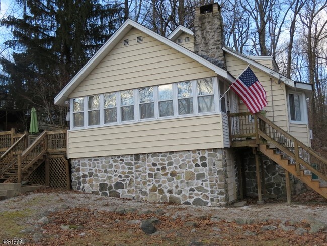 Building Photo - 17 Lonaconing Rd