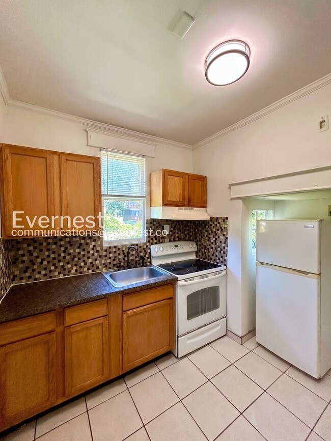Photo - 3114 Barton Ave Apartment