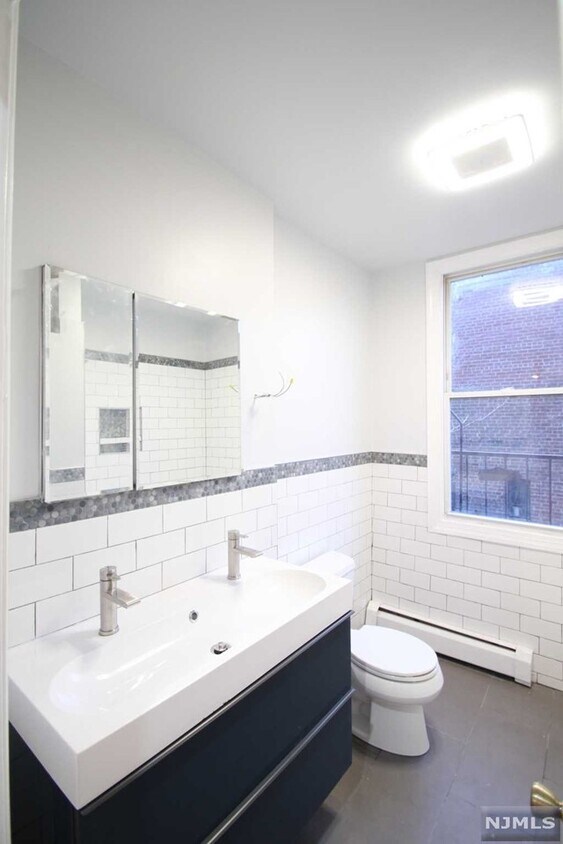 Foto principal - 252 Van Horne Street