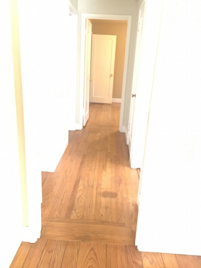 Foto del edificio - 10448 Longfellow Ave