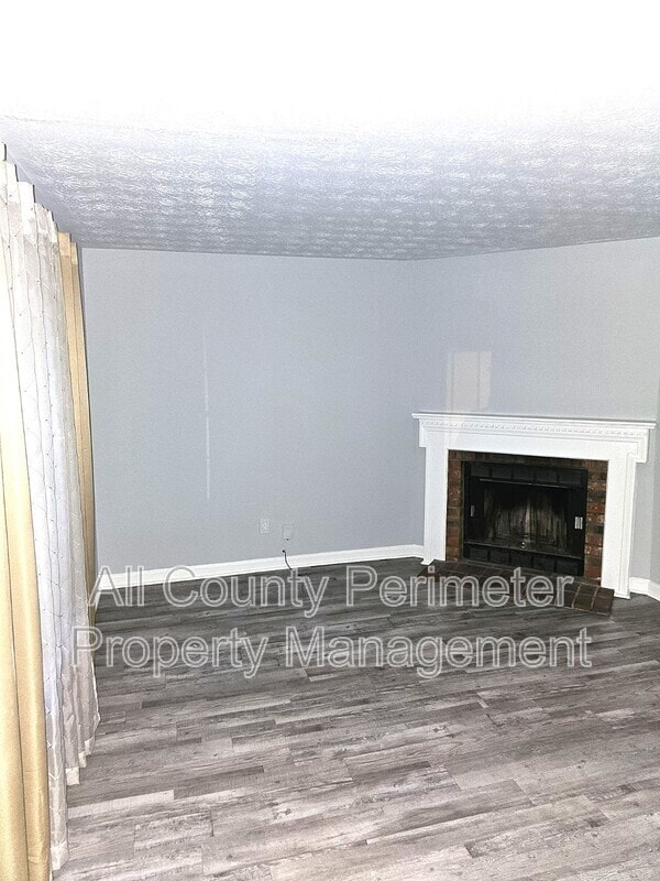 Building Photo - 5642 Estates Ct