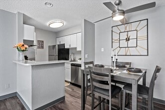 Building Photo - City Center Station