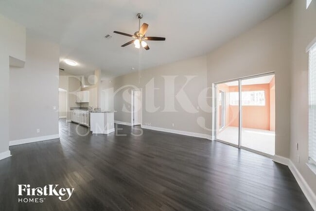 Building Photo - 9812 Cristina Dr