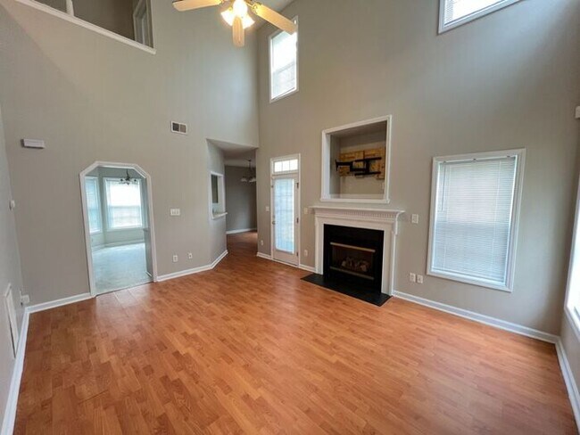 Foto del edificio - Large 3 bedroom home near downtown Raleigh!