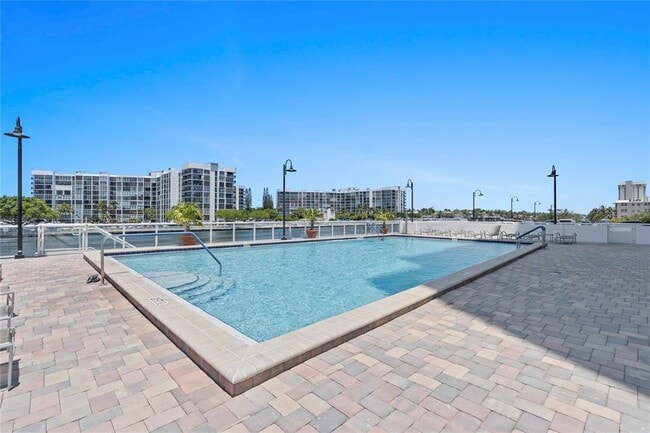 Building Photo - 3000 S Ocean Dr