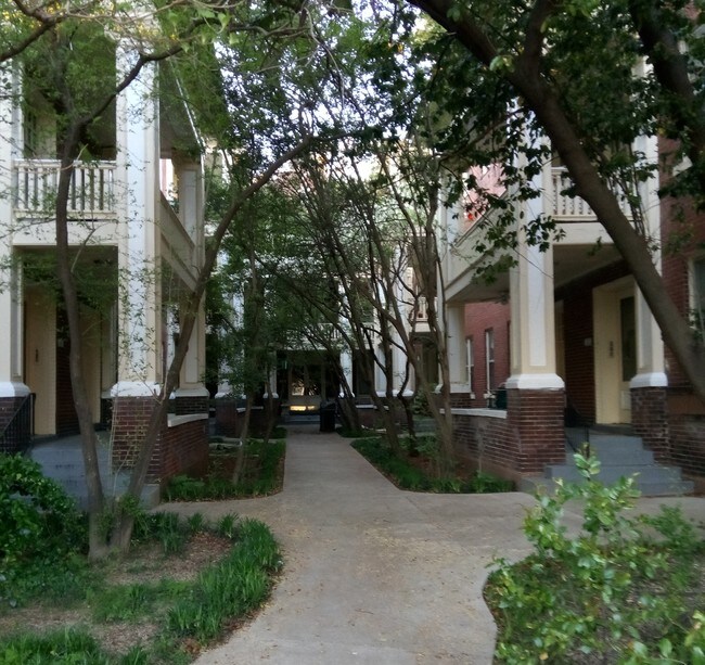 Building Photo - 1220 Madison Ave