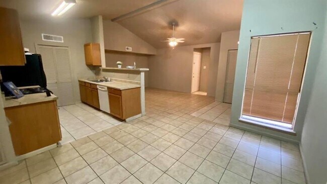 Building Photo - 17423 Ranch Country Rd