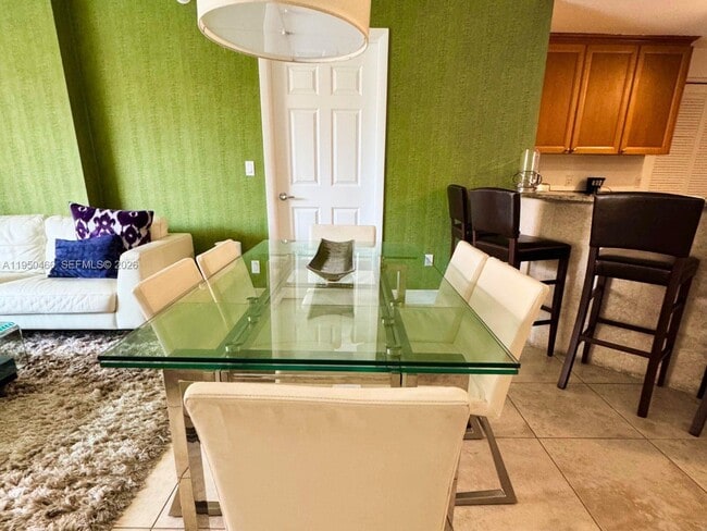 Building Photo - 55 Merrick Way