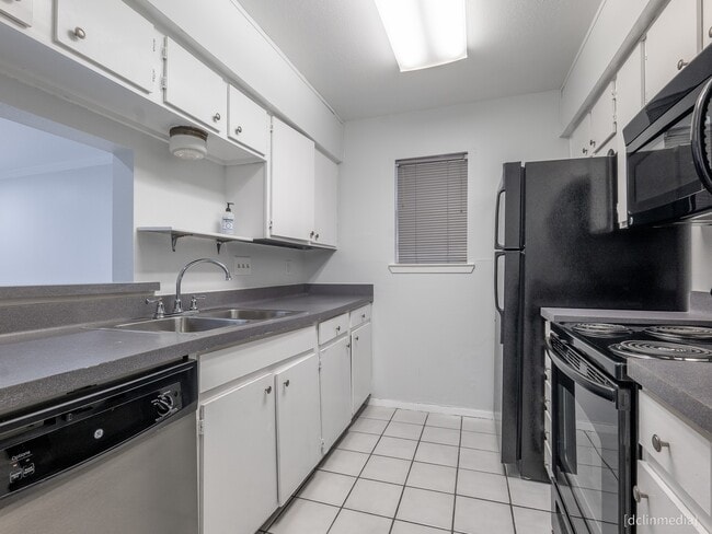 Building Photo - 4643 Wild Indigo St