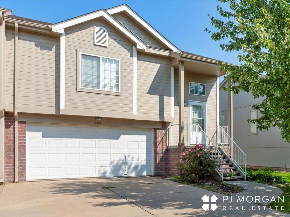 Primary Photo - 14464 Saratoga St