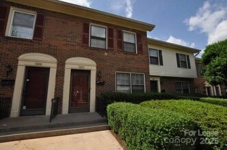 Building Photo - 4624 Old Lantern Way