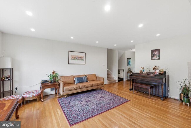 Foto del edificio - 9809 Sunset Dr