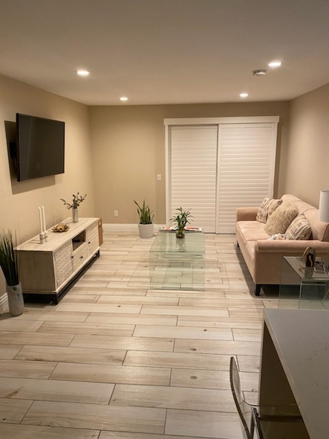 Building Photo - 2380 Del Mar Way