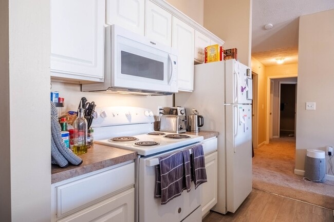 Foto del edificio - 4 bedroom, 4 bathroom Condominium- ONE BEDROOM AVAILABLE