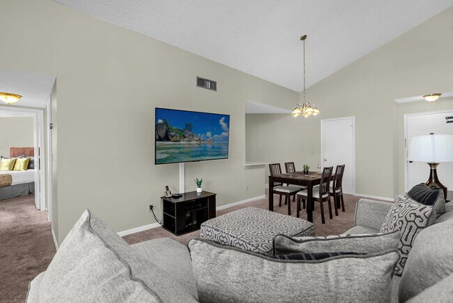 Building Photo - 3841 Atrium Dr