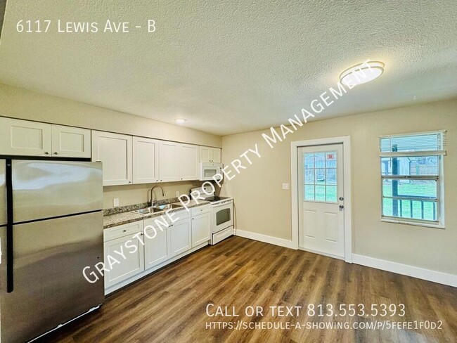 Foto del edificio - Make This 2-Bed, 1-Bath Home at Gibsonton ...