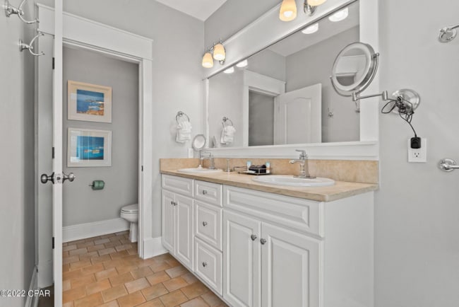 Foto del edificio - 21221 Front Beach Rd