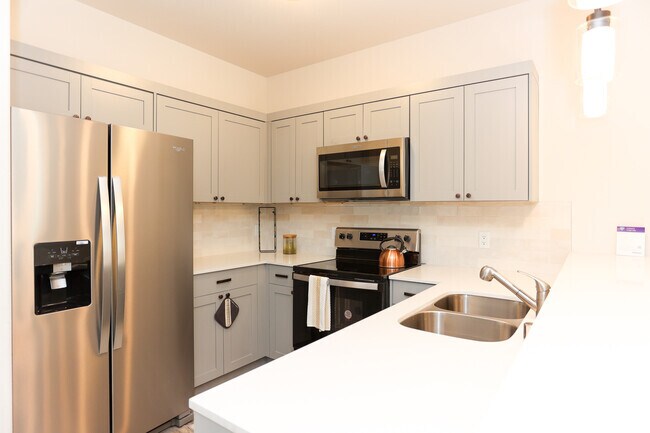 1BD, 1BA - 880SF - Wintergreen Apartments