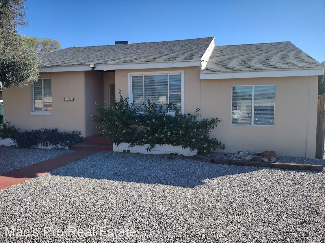 2 br, 1 bath House 3126 E. Glenn Street House for Rent in Tucson