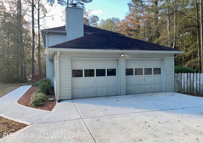 Building Photo - 3 br, 2.5 bath House - 220 Mimosa Dr