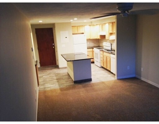 Primary Photo - 20 Camelot Way
