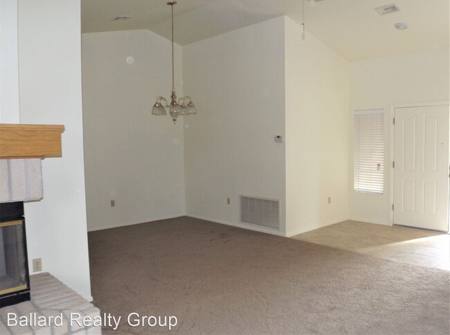 Building Photo - 2 br, 2 bath House - 2508 Desert Sands Drive