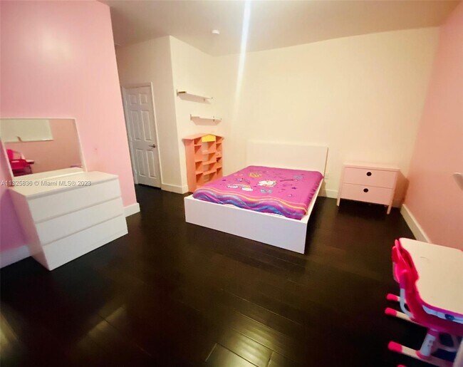 Foto del edificio - 6970 NW 106th Ave