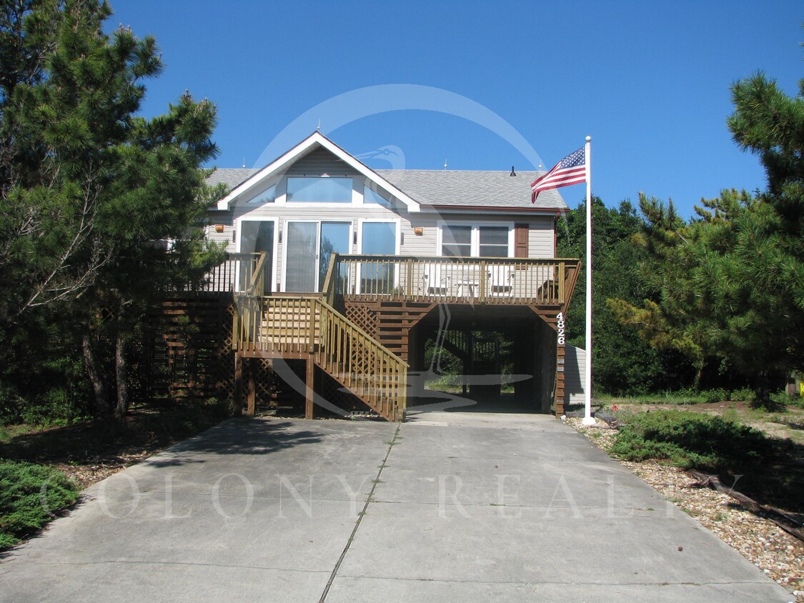 Primary Photo - 4826 Lunar Dr