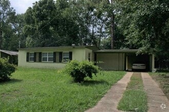 Building Photo - 926 Apache St