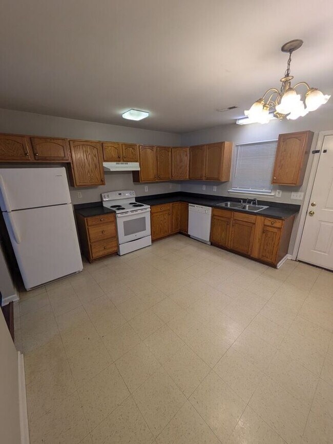 Building Photo - 2BD/1BA Home in Conover
