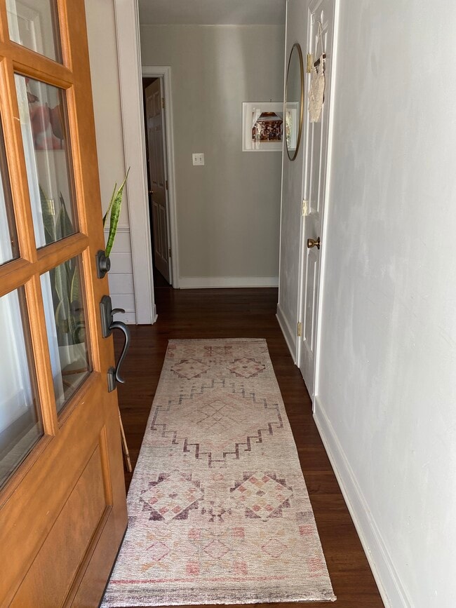 Foyer - 5108 Bromley Ln