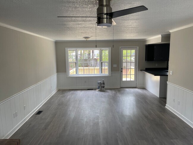 Foto del edificio - 3 Bedroom Brick House in Nashville