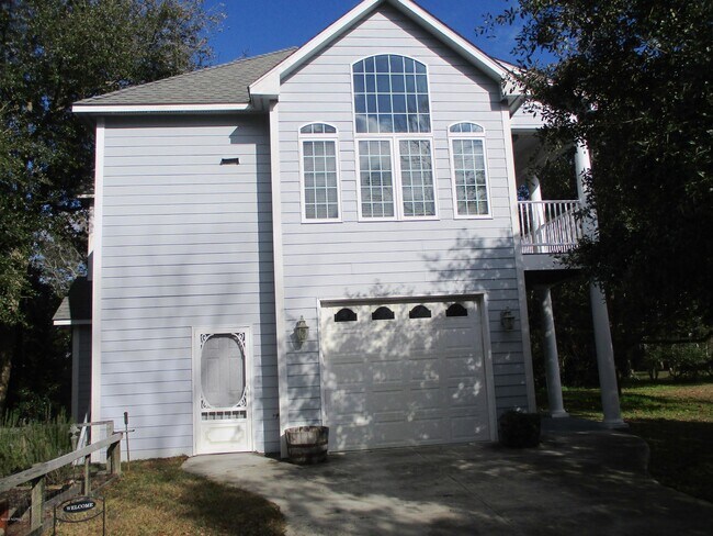 Building Photo - 103 Seagull Way