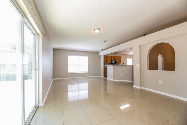 Building Photo - 10373 Marsh Hawk Dr