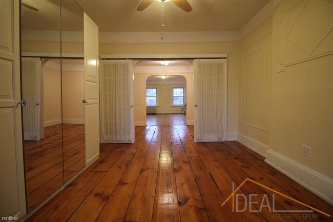 Building Photo - 27 Cheever Pl