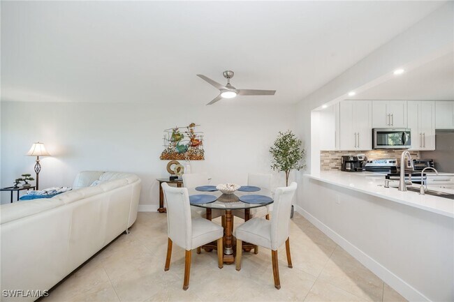 Building Photo - 309 Goodlette-Frank Rd