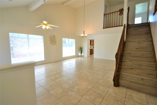 Building Photo - 12410 Meadow Briar Dr