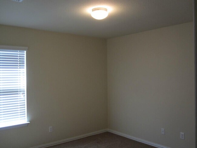 Building Photo - 370 Evening Star