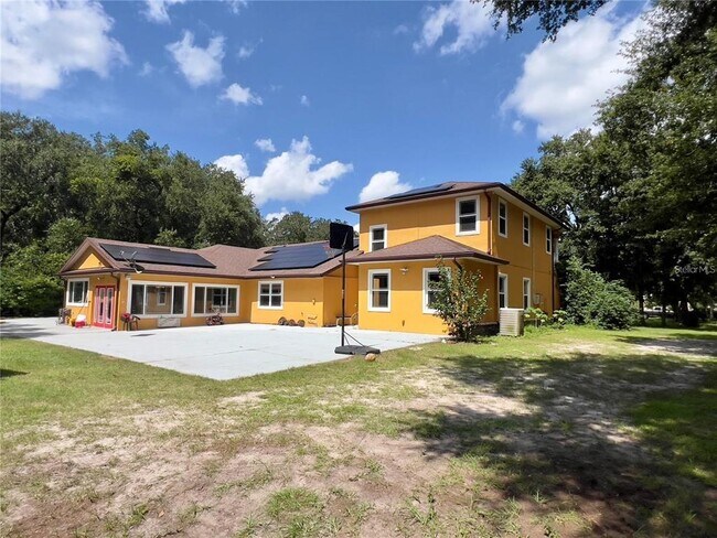 Foto del edificio - 3900 Reaves Rd