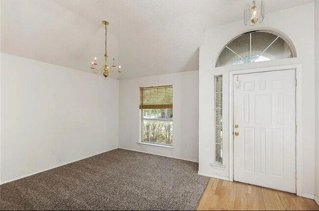 Foto del edificio - 10405 Holly Grove Dr