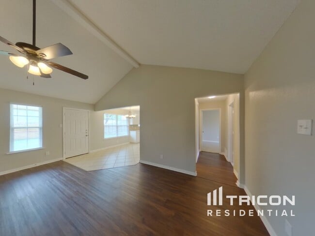 Building Photo - 6056 Birchill Road Watauga TX